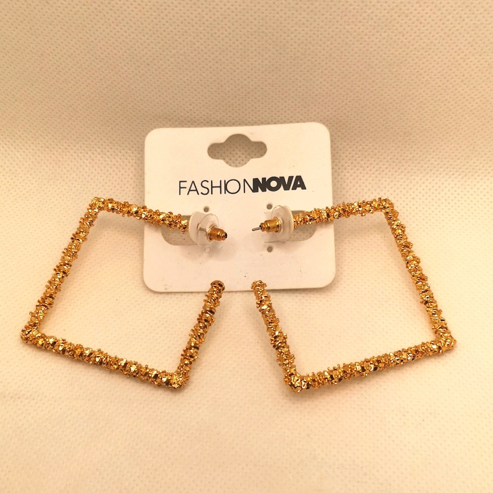 Fashion Nova square hoops